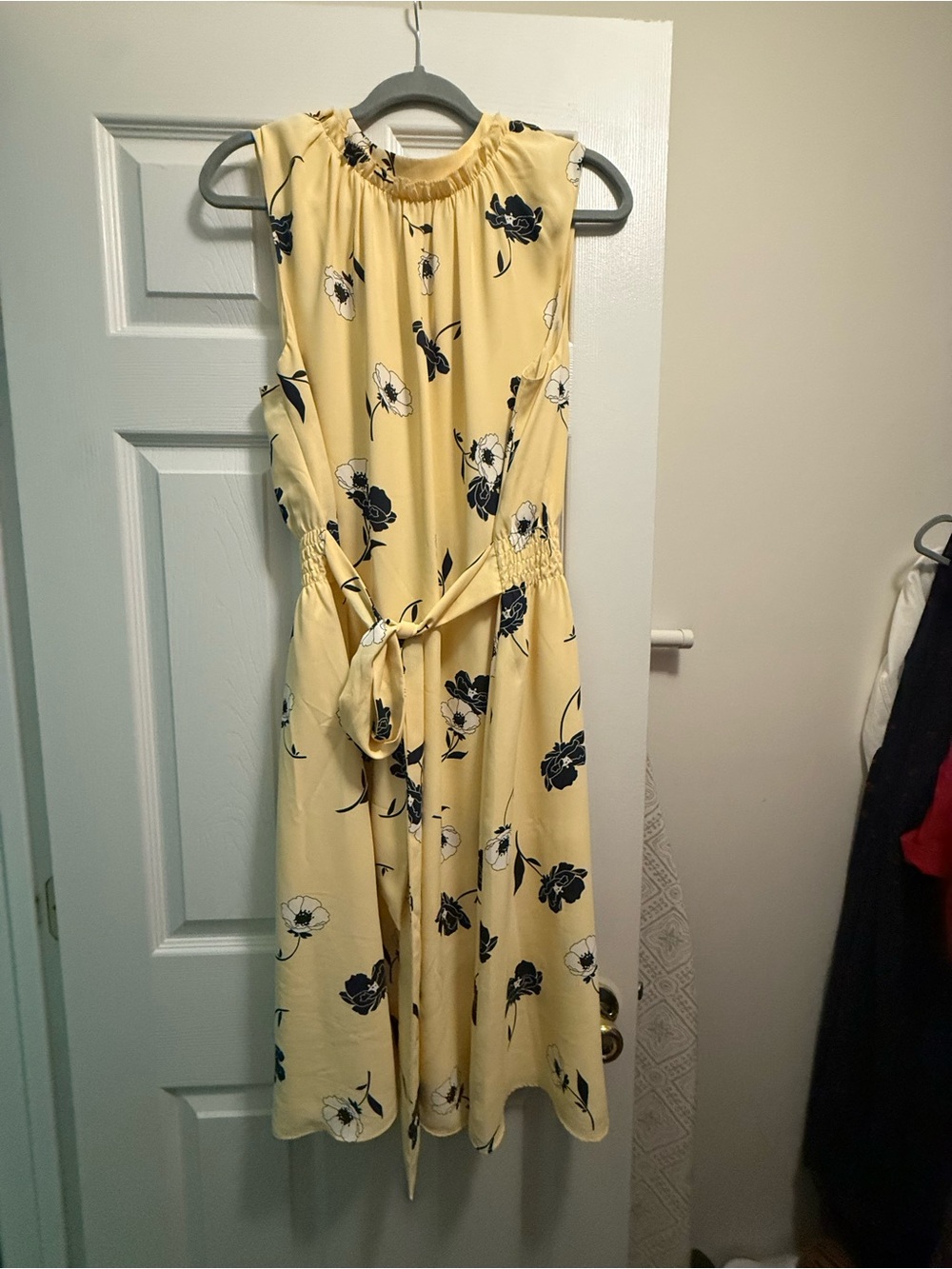 Ann Taylor XL Yellow Floral Sleeveless Tie Waist Midi Dress